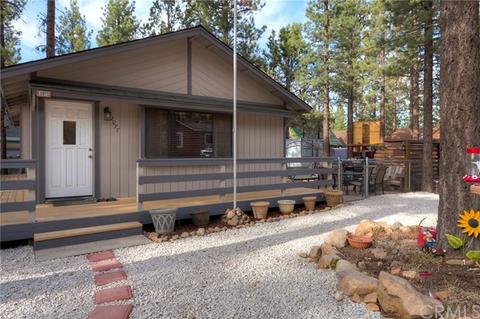 2077 3rd Ln, Big Bear City, CA 92314 photo 3