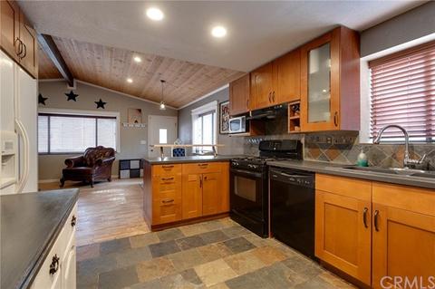 2077 3rd Ln, Big Bear City, CA 92314 photo 13