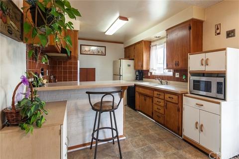 33737 Fairview Dr, Yucaipa, CA 92399 photo 8