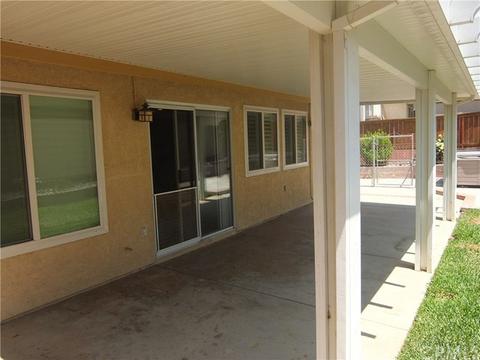 31009 Pebble St, Mentone, CA 92359 photo 25
