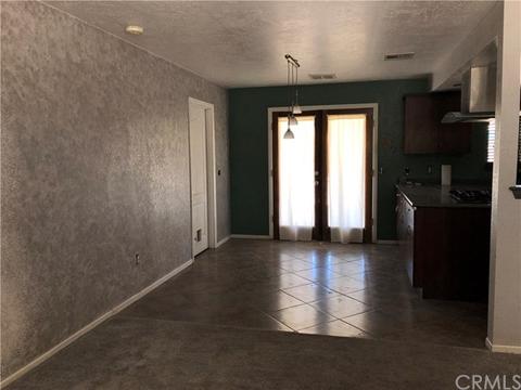 11746 Mohawk Rd, Apple Valley, CA 92308 photo 4