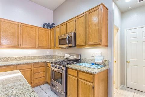6933 Clear Spring Ct, Highland, CA 92346 photo 10
