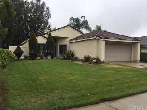28925 Shadow Creek Ln, Highland, CA 92346 photo 1