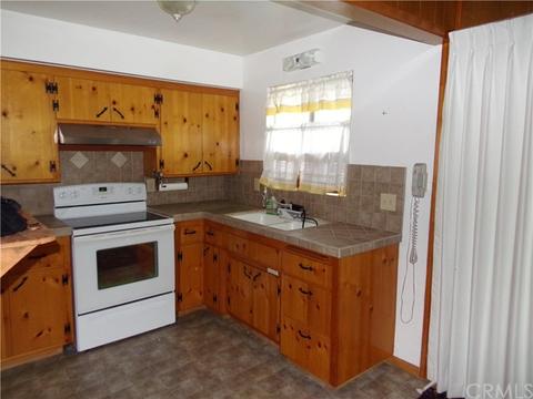 900 Jungfrau Dr, Crestline, CA 92325 photo 7