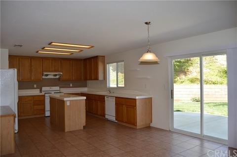 13495 Jennifer Ln, Yucaipa, CA 92399 photo 17