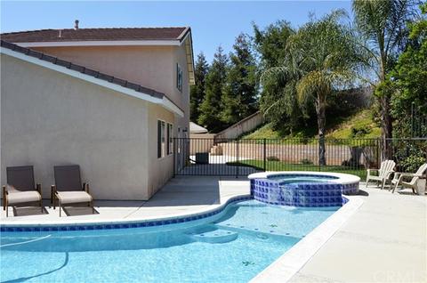 13495 Jennifer Ln, Yucaipa, CA 92399 photo 2