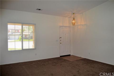 13495 Jennifer Ln, Yucaipa, CA 92399 photo 9