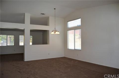 13495 Jennifer Ln, Yucaipa, CA 92399 photo 10