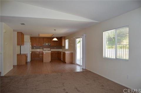 13495 Jennifer Ln, Yucaipa, CA 92399 photo 16