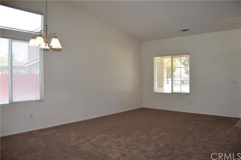 13495 Jennifer Ln, Yucaipa, CA 92399 photo 11