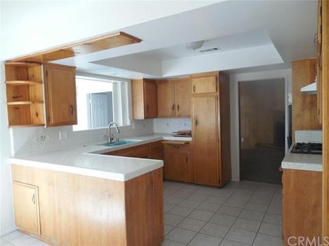 10194 Maple Ave, Hesperia, CA 92345 photo 2