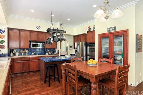1655 Brittany Dr, Redlands, CA 92374 photo 10