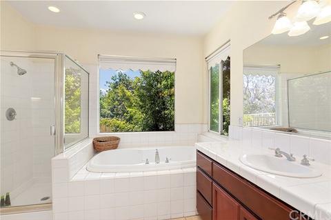 1655 Brittany Dr, Redlands, CA 92374 photo 20