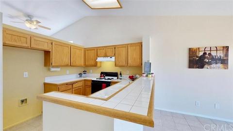 11765 Drake Ct, Adelanto, CA 92301 photo 5
