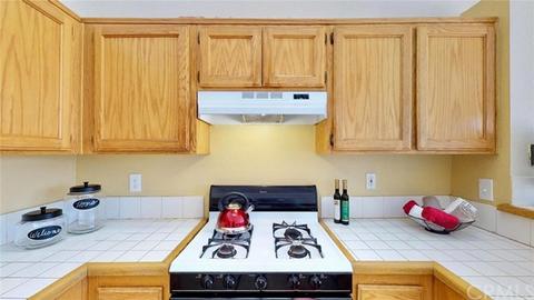 11765 Drake Ct, Adelanto, CA 92301 photo 4
