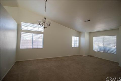 21285 Seibel Ln, Apple Valley, CA 92308 photo 4