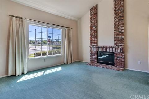 811 Kensington Dr, Redlands, CA 92374 photo 4