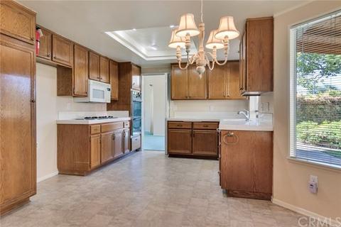 811 Kensington Dr, Redlands, CA 92374 photo 10