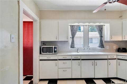 4327 Edgewood Pl, Riverside, CA 92506 photo 9