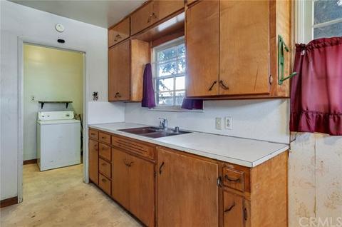 531 Evans St, San Bernardino, CA 92404 photo 3
