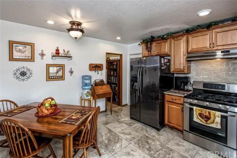 15786 Arbury St, Hesperia, CA 92345 photo 4