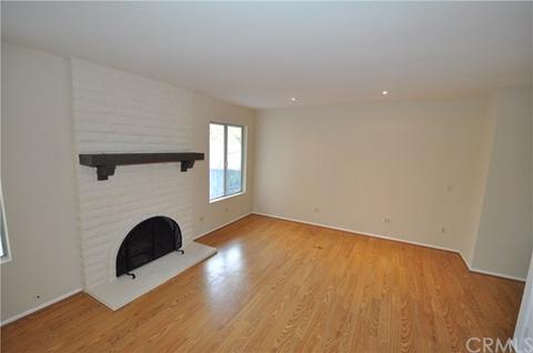 111 Allende Ct, Solana Beach, CA 92075 photo 2