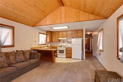 547 Riverside Ave, Sugarloaf, CA 92386 photo 2