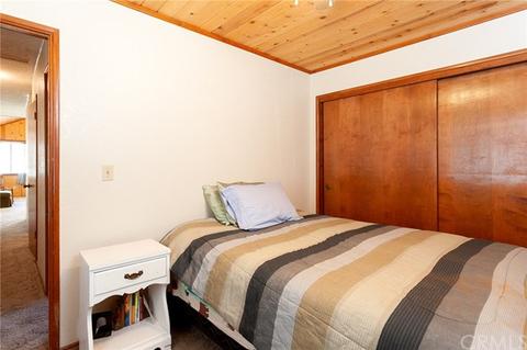 547 Riverside Ave, Sugarloaf, CA 92386 photo 13