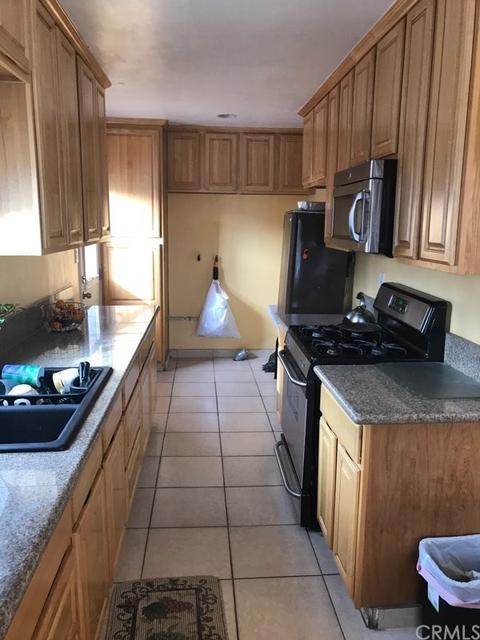 423 E Desford St, Carson, CA 90745 photo 3