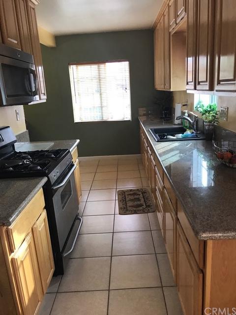 423 E Desford St, Carson, CA 90745 photo 2