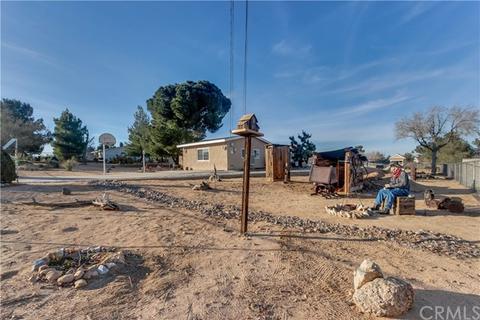 17958 Valencia St, Hesperia, CA 92345 photo 2