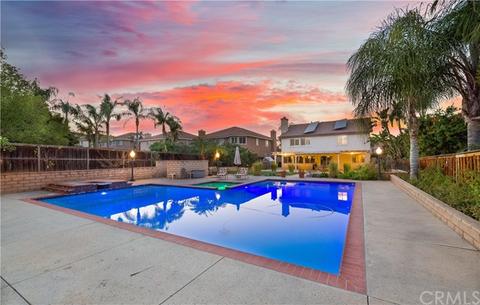 2533 Fairglen Pl, Corona, CA 92881 photo 2