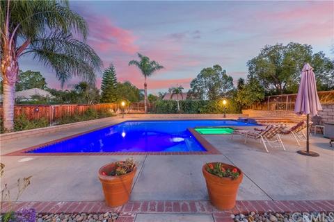 2533 Fairglen Pl, Corona, CA 92881 photo 3