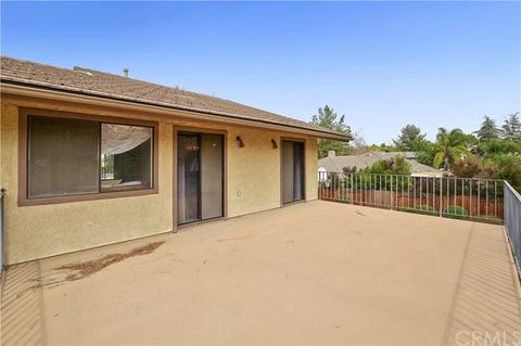 1658 Camelot Dr, Redlands, CA 92374 photo 31