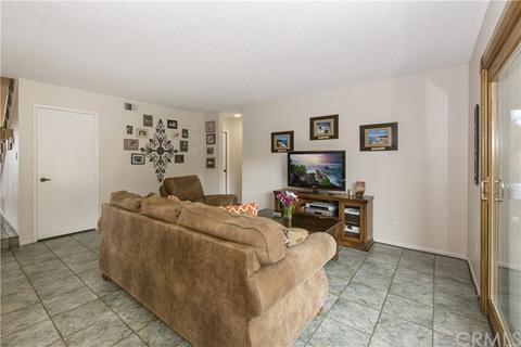 1658 Camelot Dr, Redlands, CA 92374 photo 13