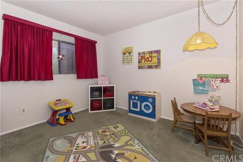 1658 Camelot Dr, Redlands, CA 92374 photo 16