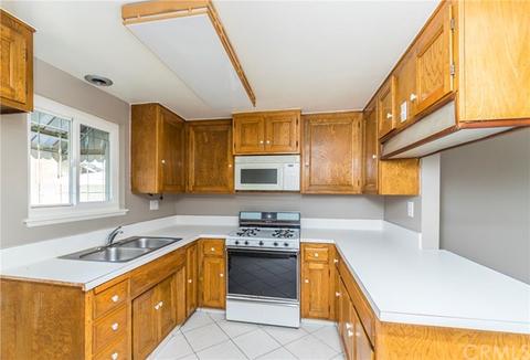 323 E Rancho Rd, Corona, CA 92879 photo 10