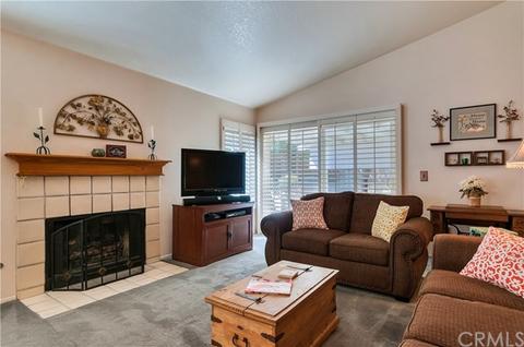 400 Colfax Cir, Corona, CA 92879 photo 3