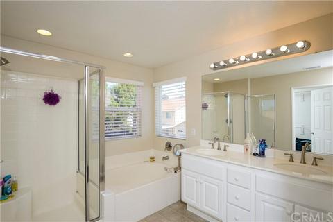 1077 Dolphin Dr, Perris, CA 92571 photo 13