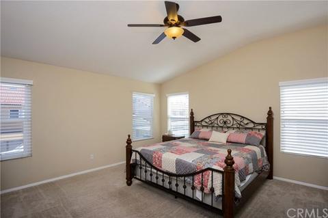 1077 Dolphin Dr, Perris, CA 92571 photo 11