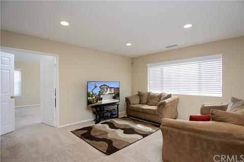 1077 Dolphin Dr, Perris, CA 92571 photo 10