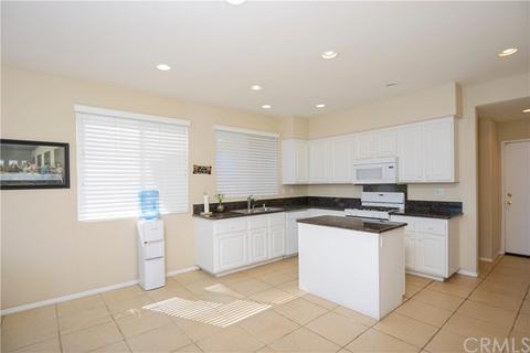 1077 Dolphin Dr, Perris, CA 92571 photo 6