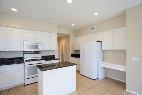 1077 Dolphin Dr, Perris, CA 92571 photo 7