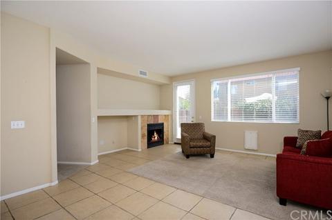 1077 Dolphin Dr, Perris, CA 92571 photo 4