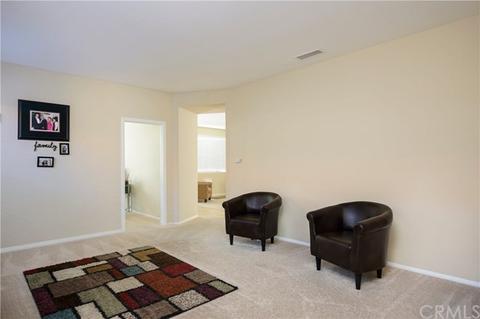 1077 Dolphin Dr, Perris, CA 92571 photo 2
