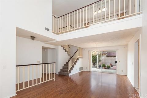 3083 Weatherby Dr, Riverside, CA 92503 photo 6