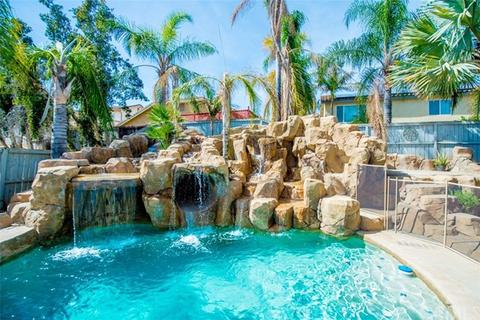 27057 Dawnview Ct, Corona, CA 92883 photo 2