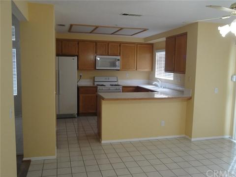 1130 E Commonwealth Ave, San Jacinto, CA 92583 photo 6