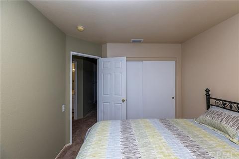 864 W Woodcrest St, Bloomington, CA 92316 photo 17