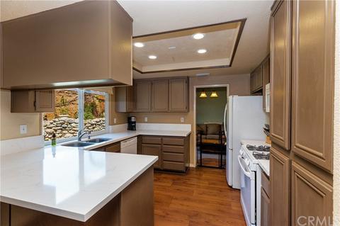 864 W Woodcrest St, Bloomington, CA 92316 photo 7